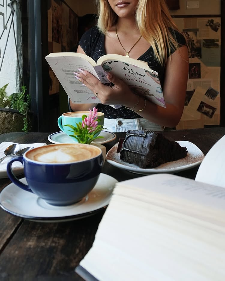 libro y cafe en maracay